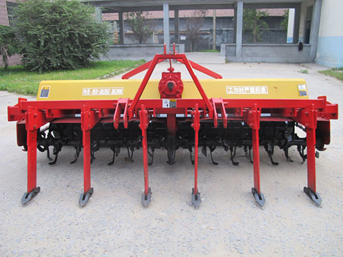 1SZL-310振動(dòng)深松聯(lián)合整地作業(yè)機(jī)